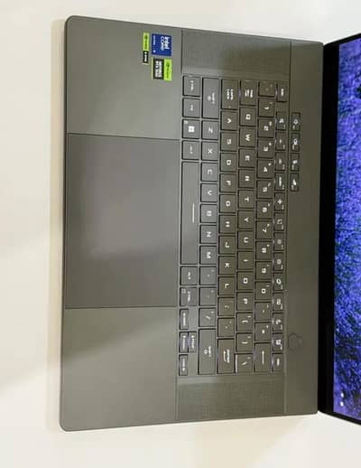 ASUS ROG Zephyrus G16 – RTX 4090 | Core Ultra 9 185H | 32GB RAM