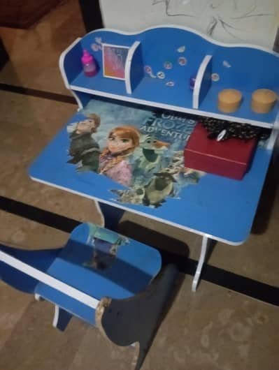 Kids study table