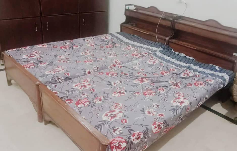 Beds and Sofa Set 0