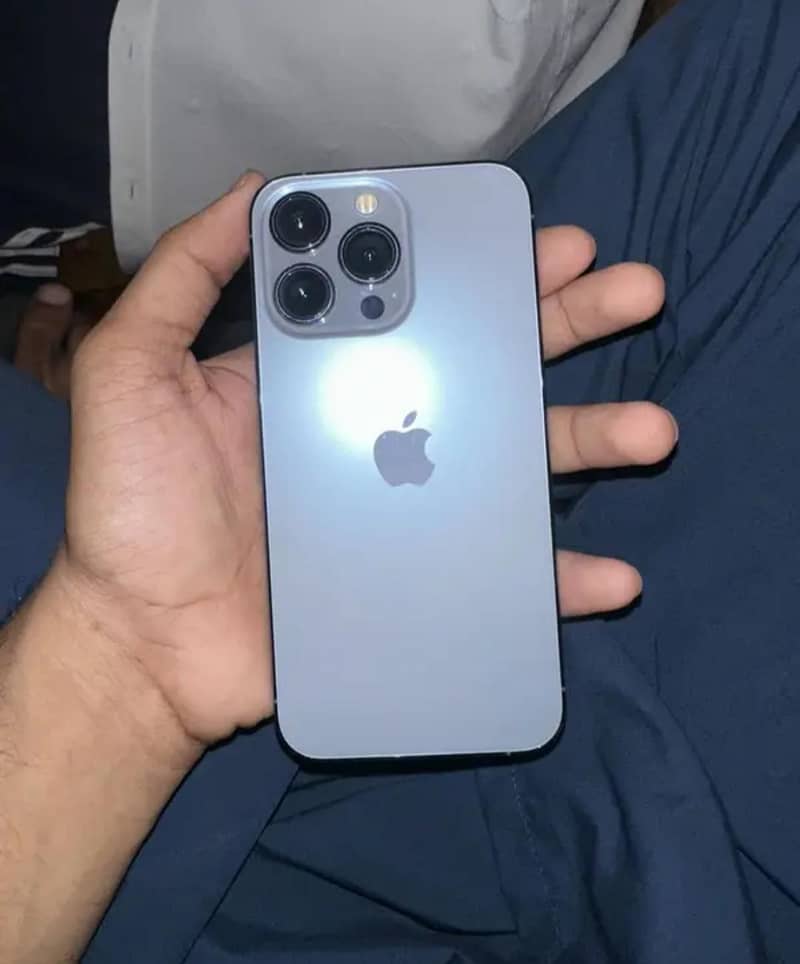 Apple iPhone 13 Pro 1