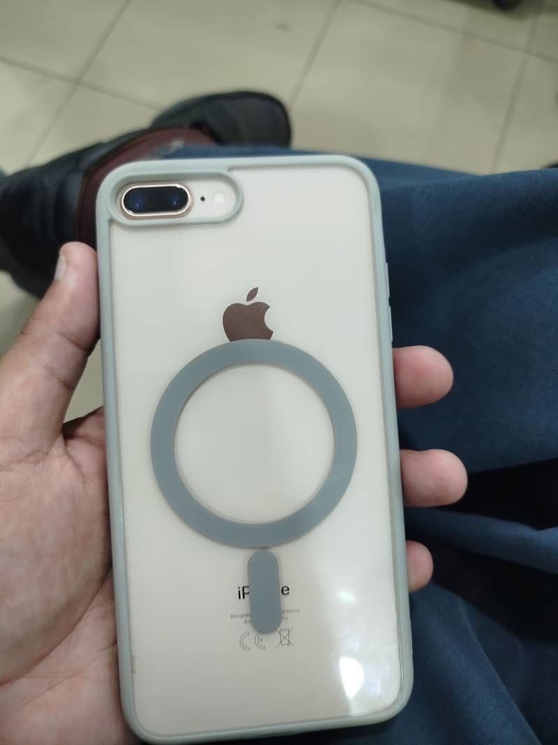 Apple iPhone 8 Plus 0
