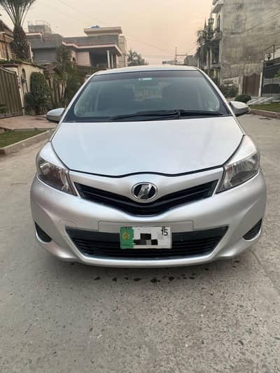 Toyota Vitz 2015