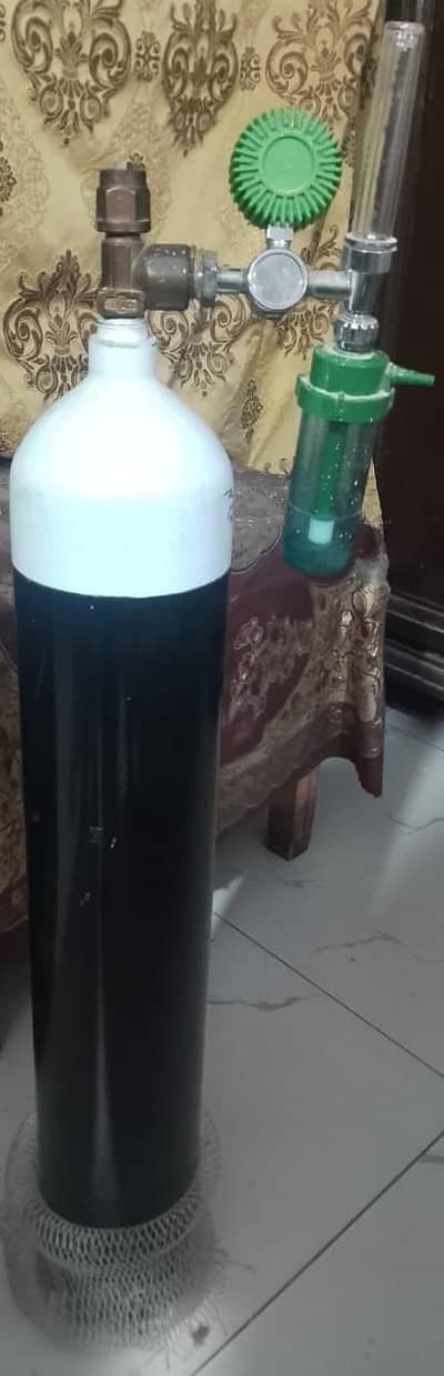 Medical Oxygen Cylinder 10 Liter With Regulator, Flowmeter,Humidifier