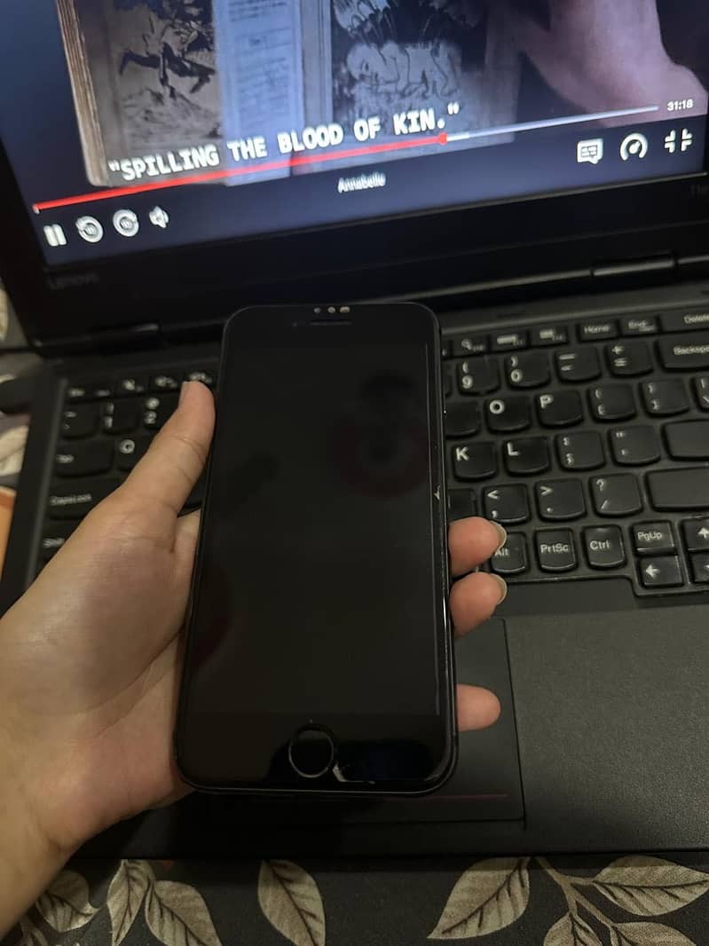 Apple iPhone 8 0