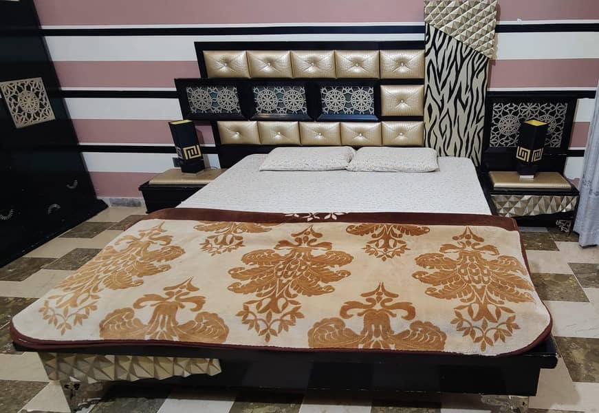King Side Bed With Side Table 0