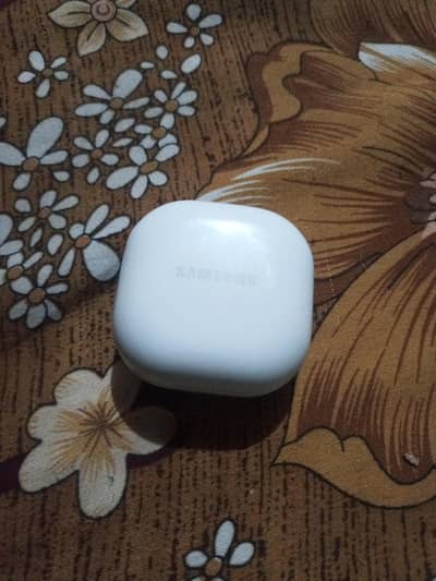 sumsung galaxy buds 2  Orginal without box Full  working