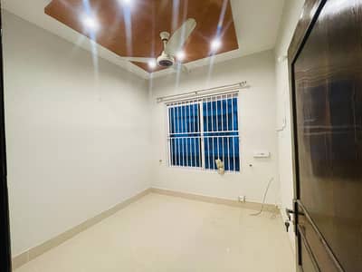 10 Marla Uper Portion Available For Rent in Faisal Town