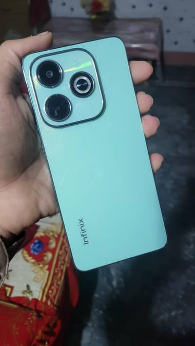 Infinix Hot 40i (8+8GB RAM, 128GB memory)