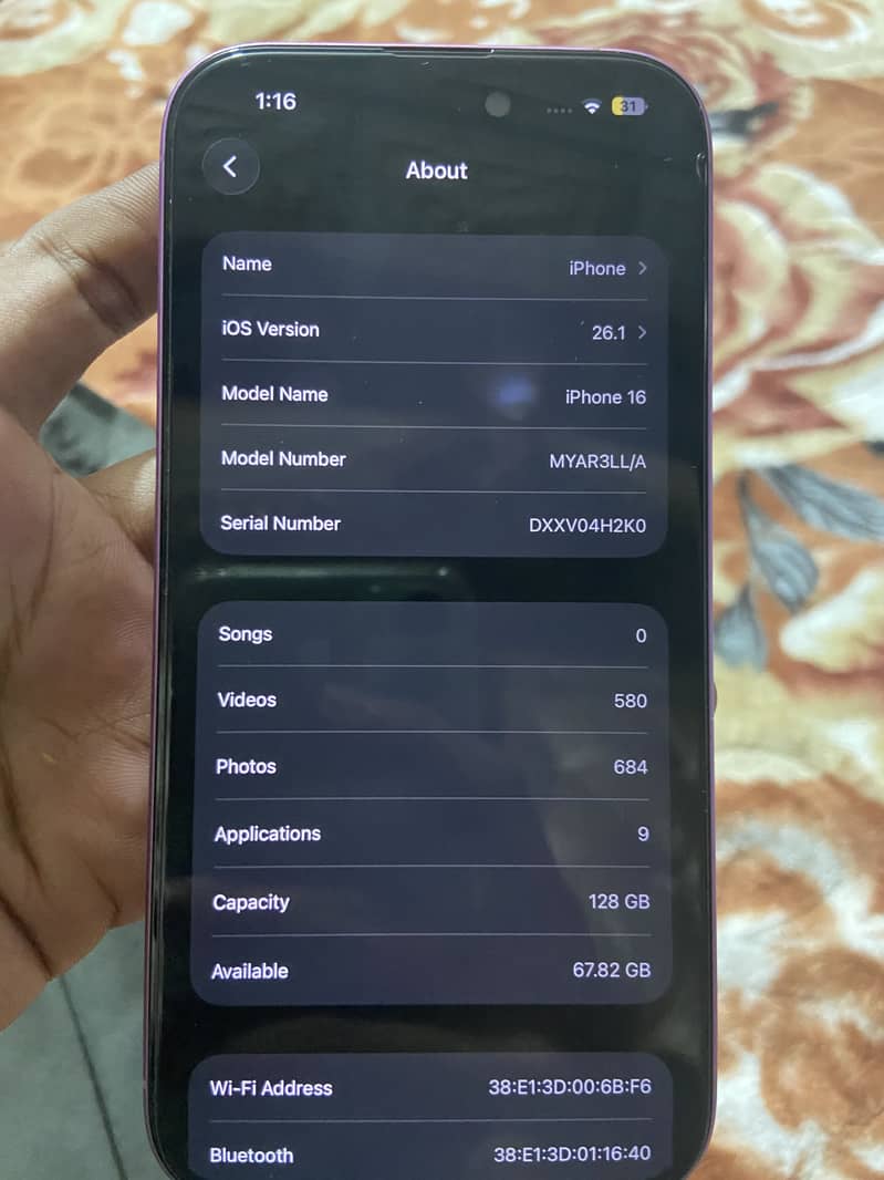 Apple iPhone 16 7