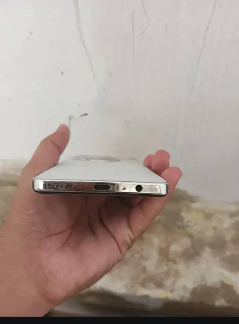 Tecno CAMON 30 0