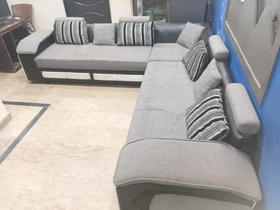 9 seater sofa & looks like unused sofa