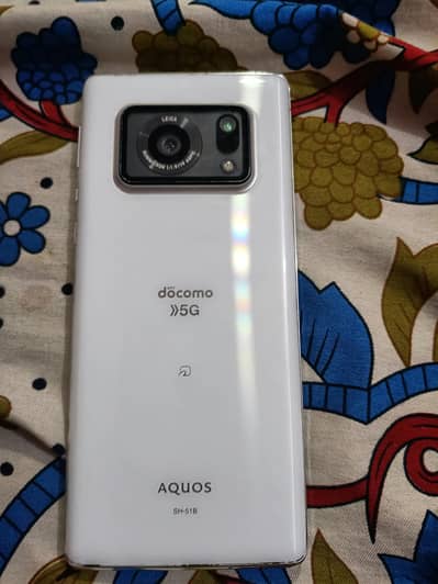 Sharp Aquos r6