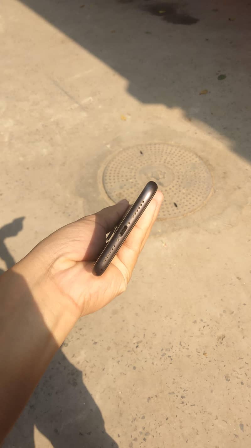 Apple iPhone 11 6