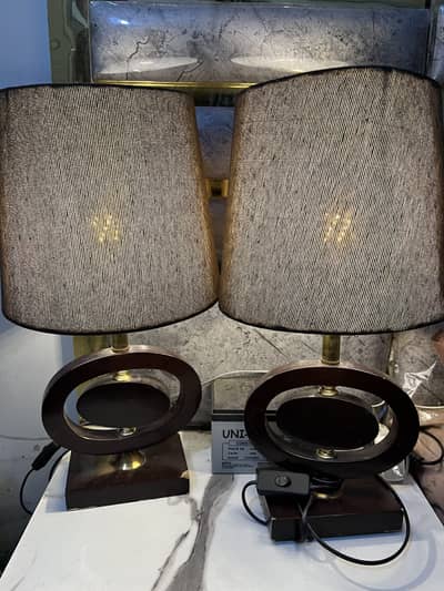 Title: Pair of Stylish Decorative Table Lamps – Good Condition