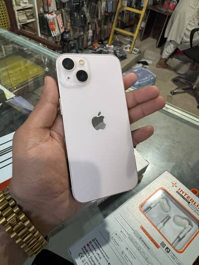 Apple iPhone 13
