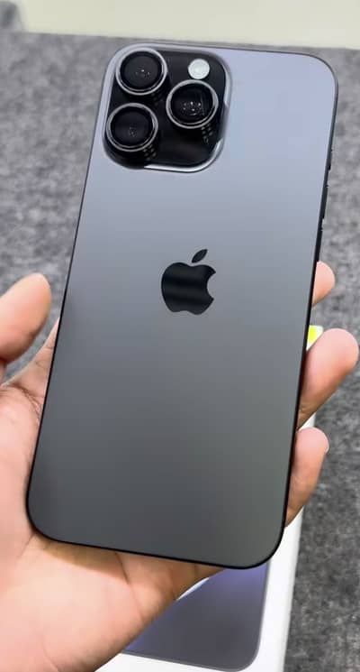 Apple iPhone 16 Pro Max