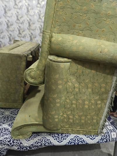 Sofa set in green colour condition 7/10