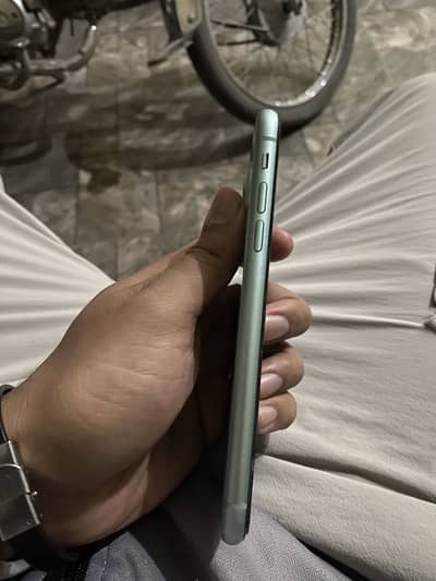 Apple iPhone 11