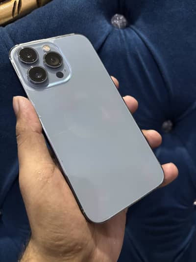 Apple iPhone 13 Pro jv demanding sierra blue