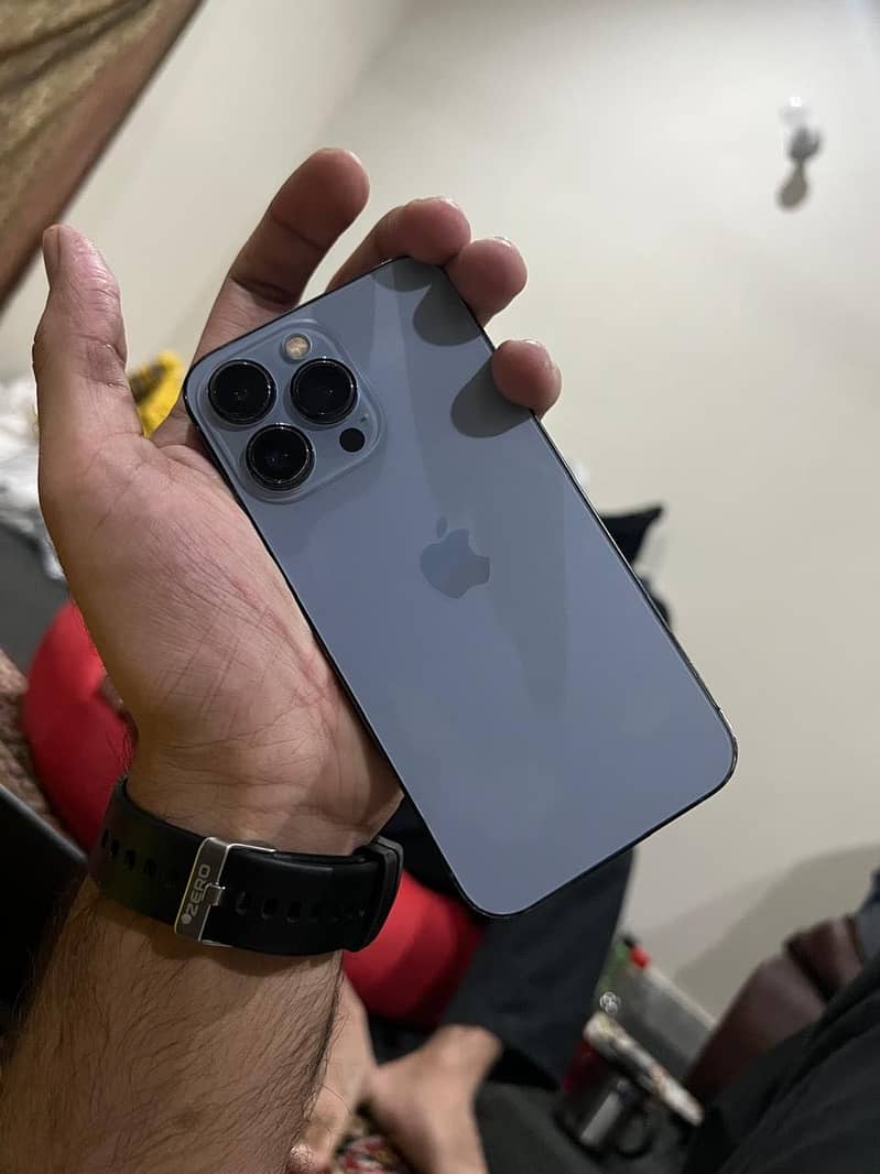 Apple iPhone 13 Pro 3