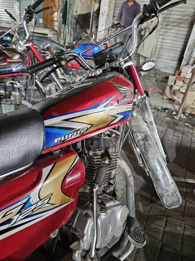 Hond CG125